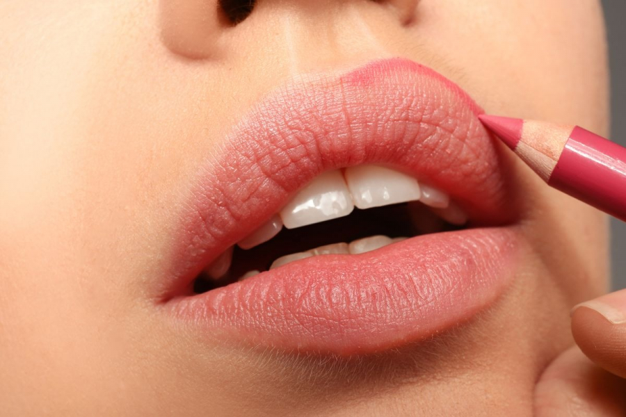 TOP ołówków do perfekcyjnego makijażu ust